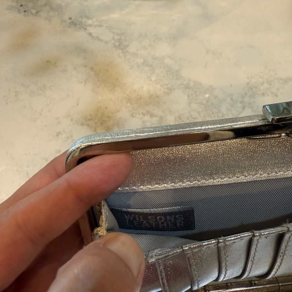 Vintage Wilsons Leather Y2K Soft Silver Metallic Leather Clutch - Picture 5 of 14